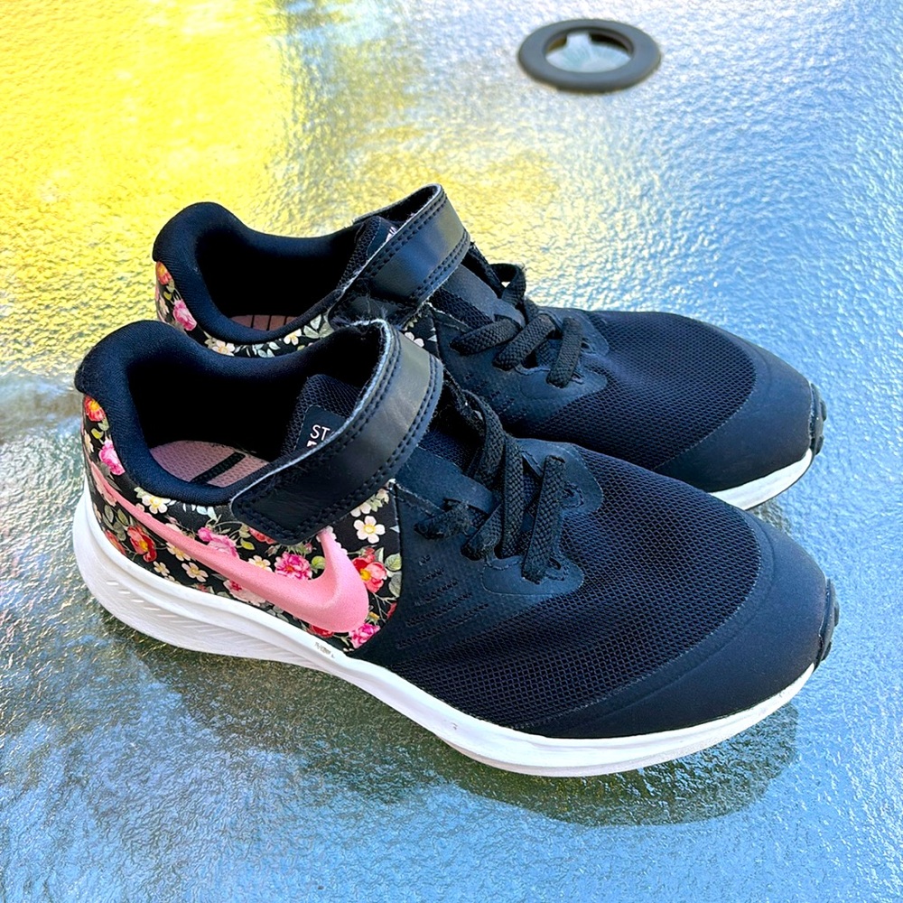 NIKE STAR RUNNER SNEAKERS SIZE US 1Y